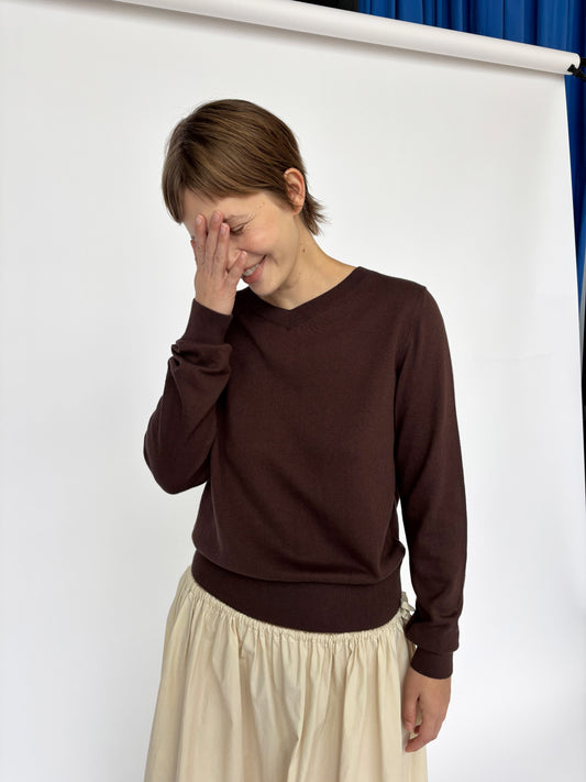 V Sweater - Chocolate