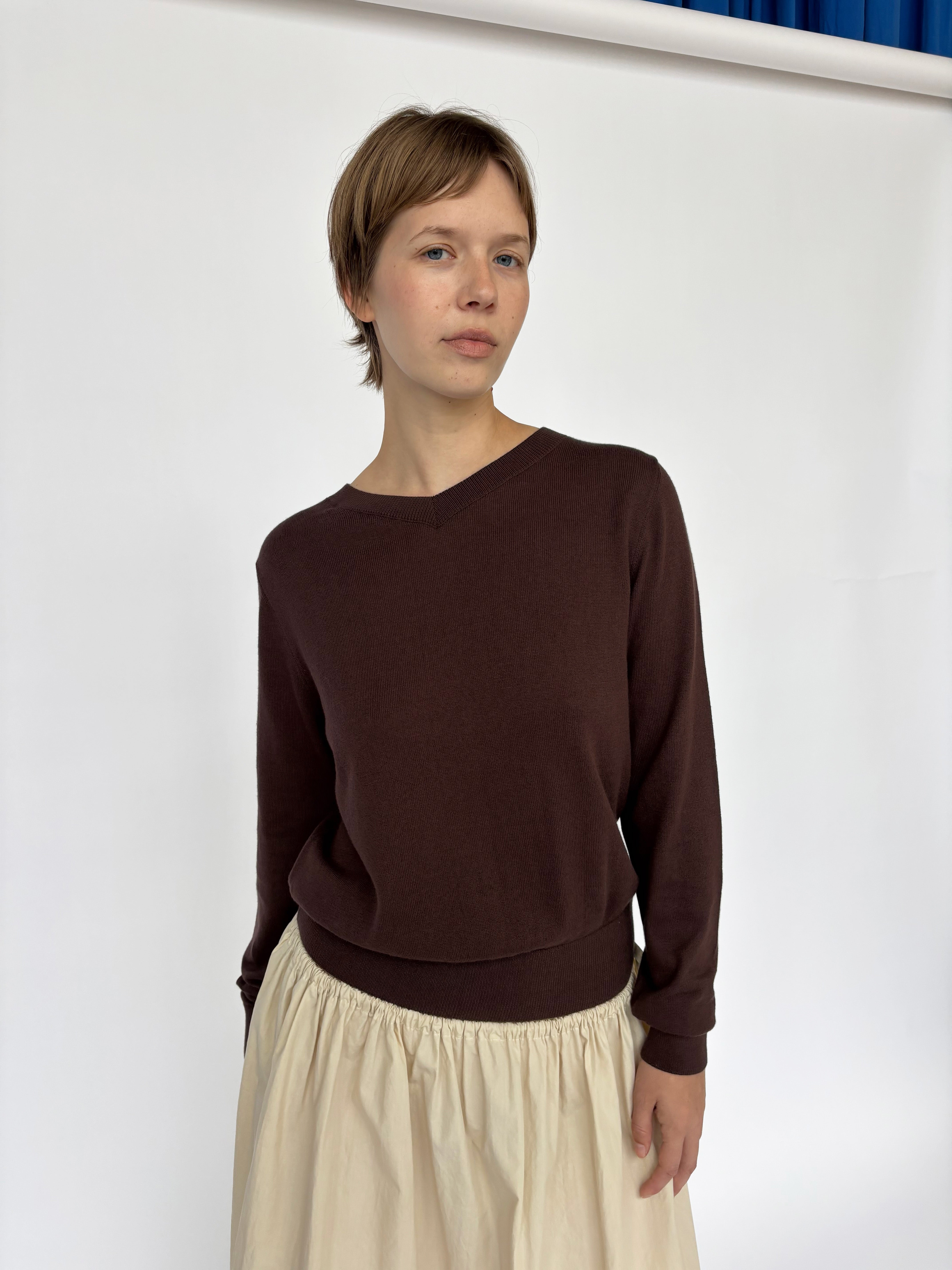hello,bonjour!(ハローボンジュール) 長袖セーター レディース - ブラウン クルーネック V Sweater - Chocolate – Brooke Callahan