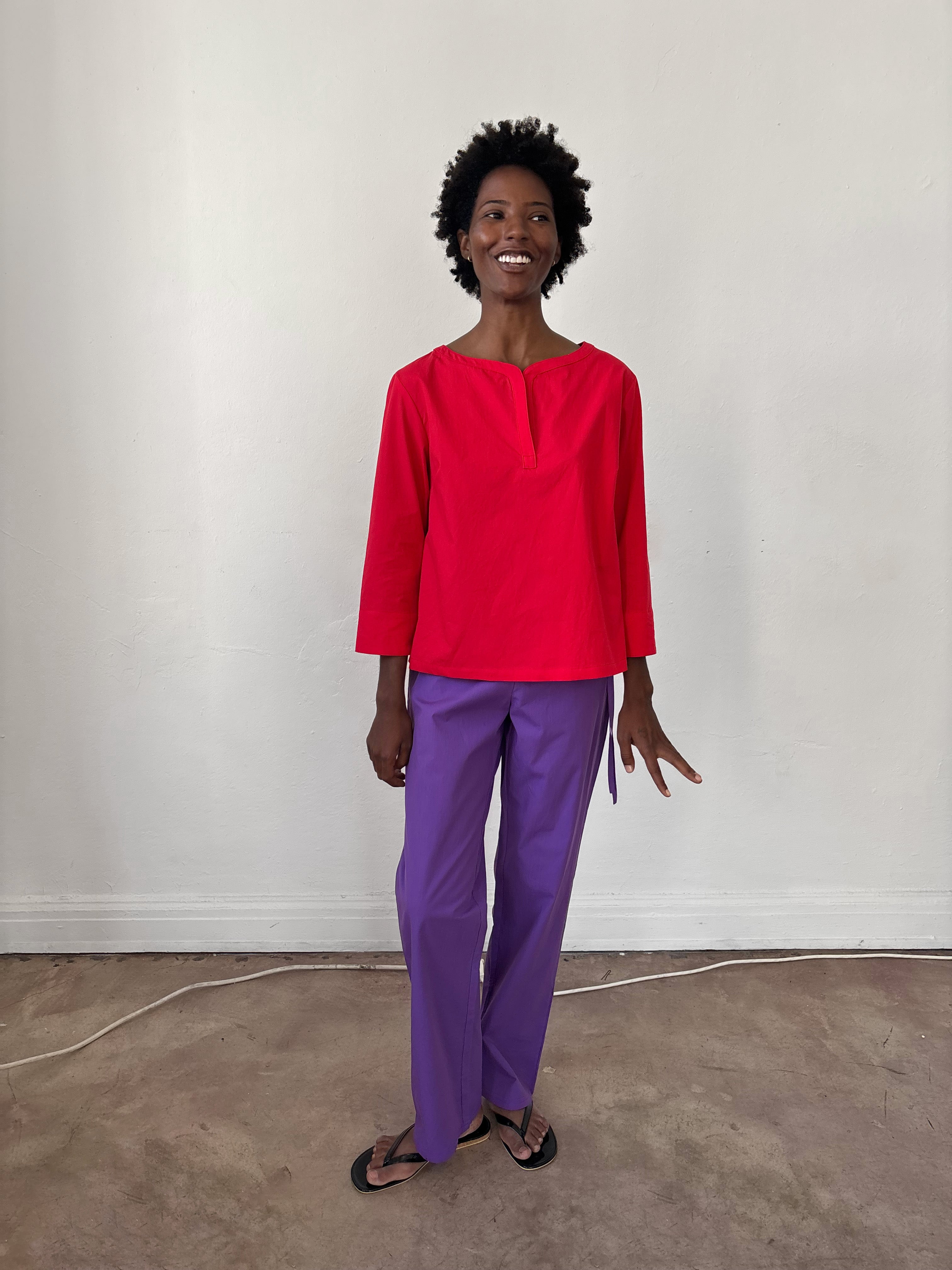 トップス CELLULOSE UNEVEN RED BLOUSE Slit Top - Red – Brooke Callahan