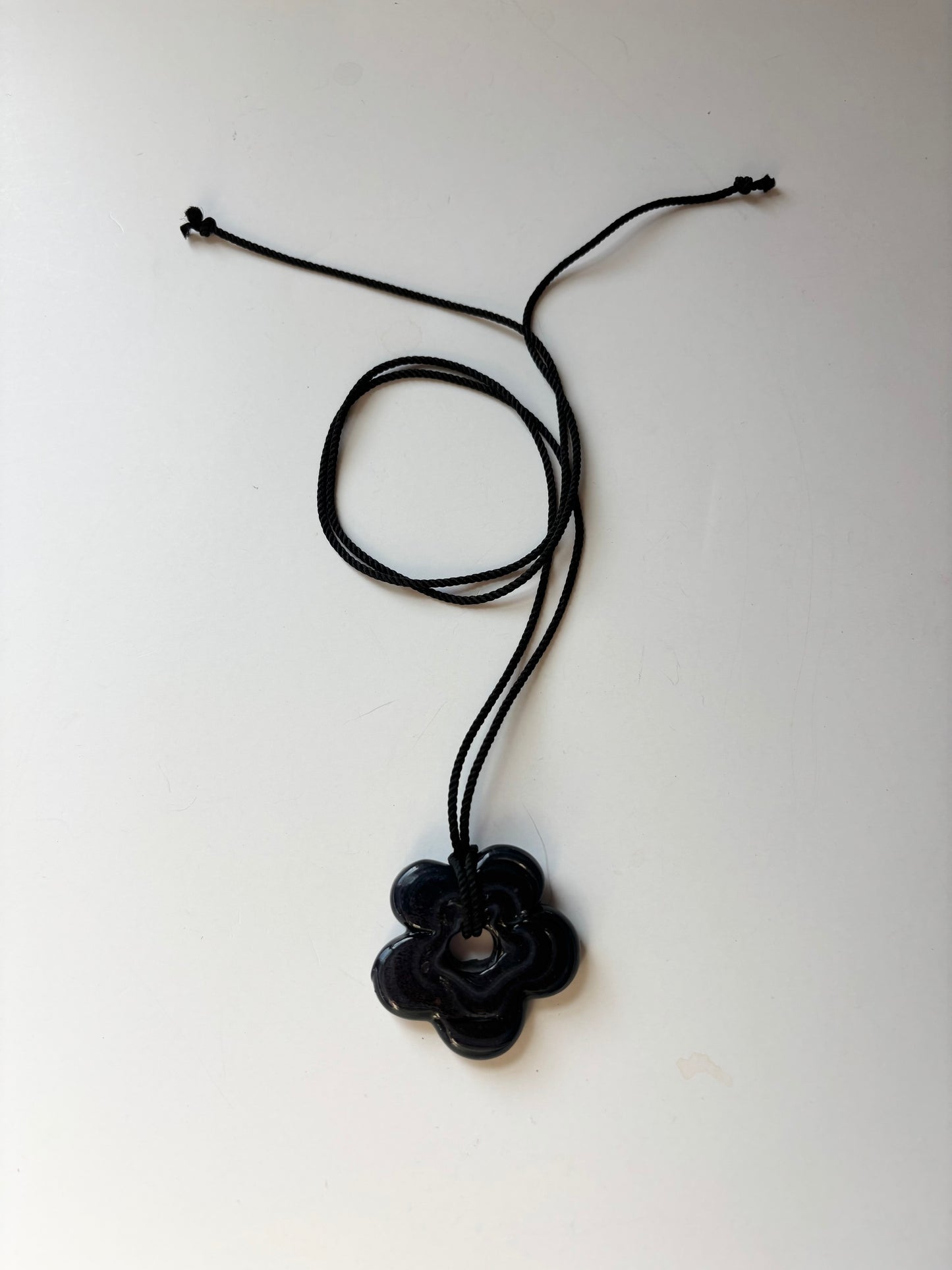 Bigger Flower Pendant - Wavy Black