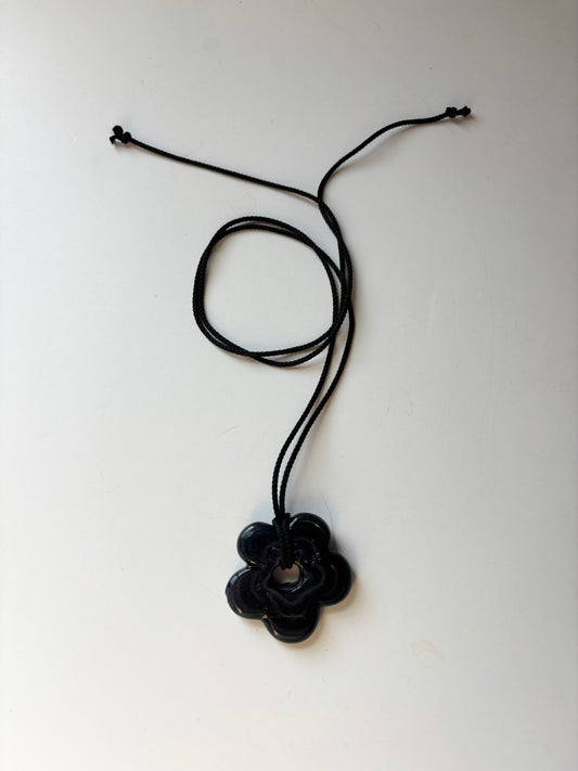 Bigger Flower Pendant - Wavy Black