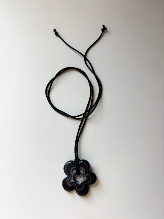 Bigger Flower Pendant - Wavy Black