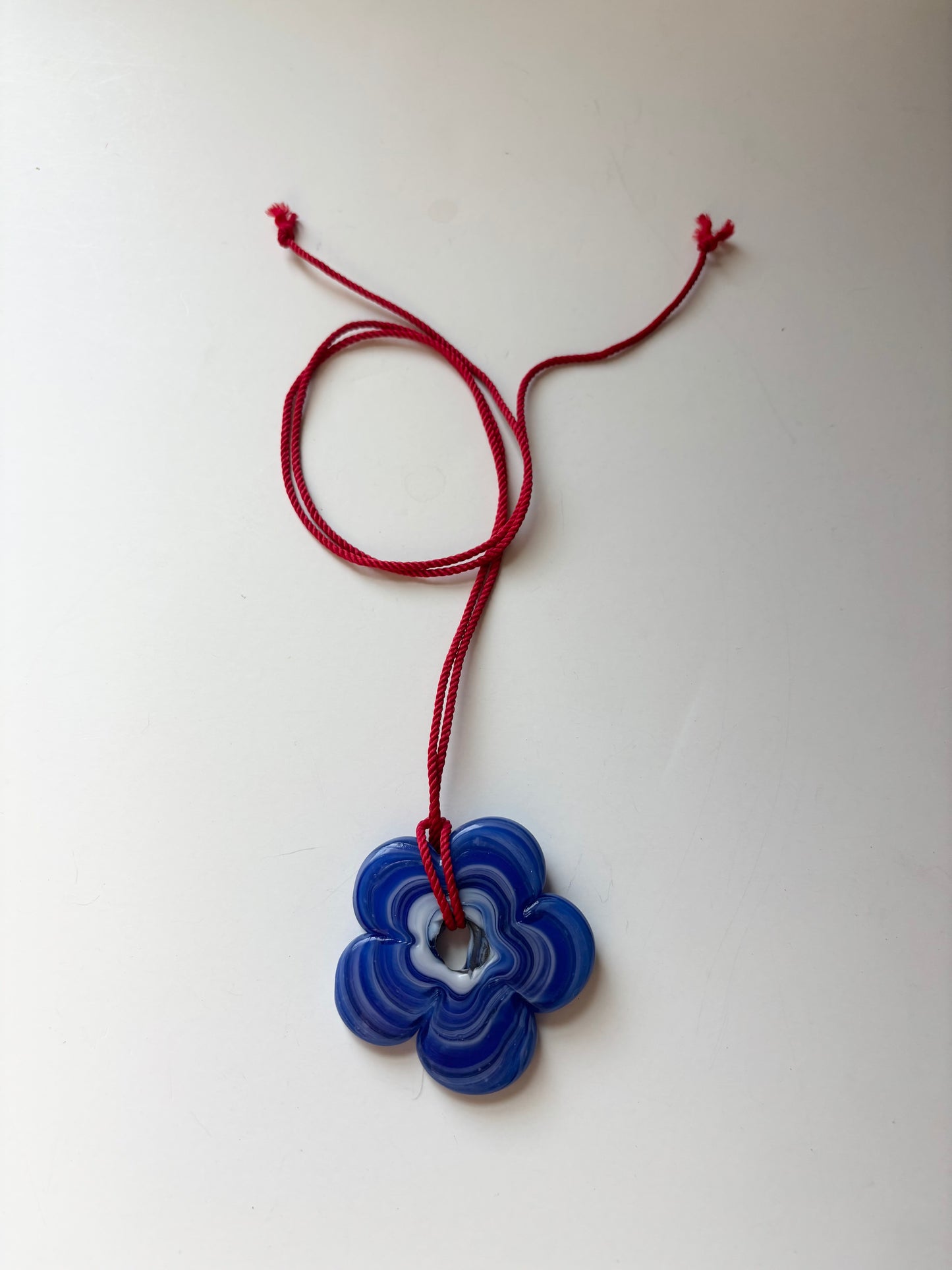 Jumbo Flower Pendant - Wavy Blue/Red
