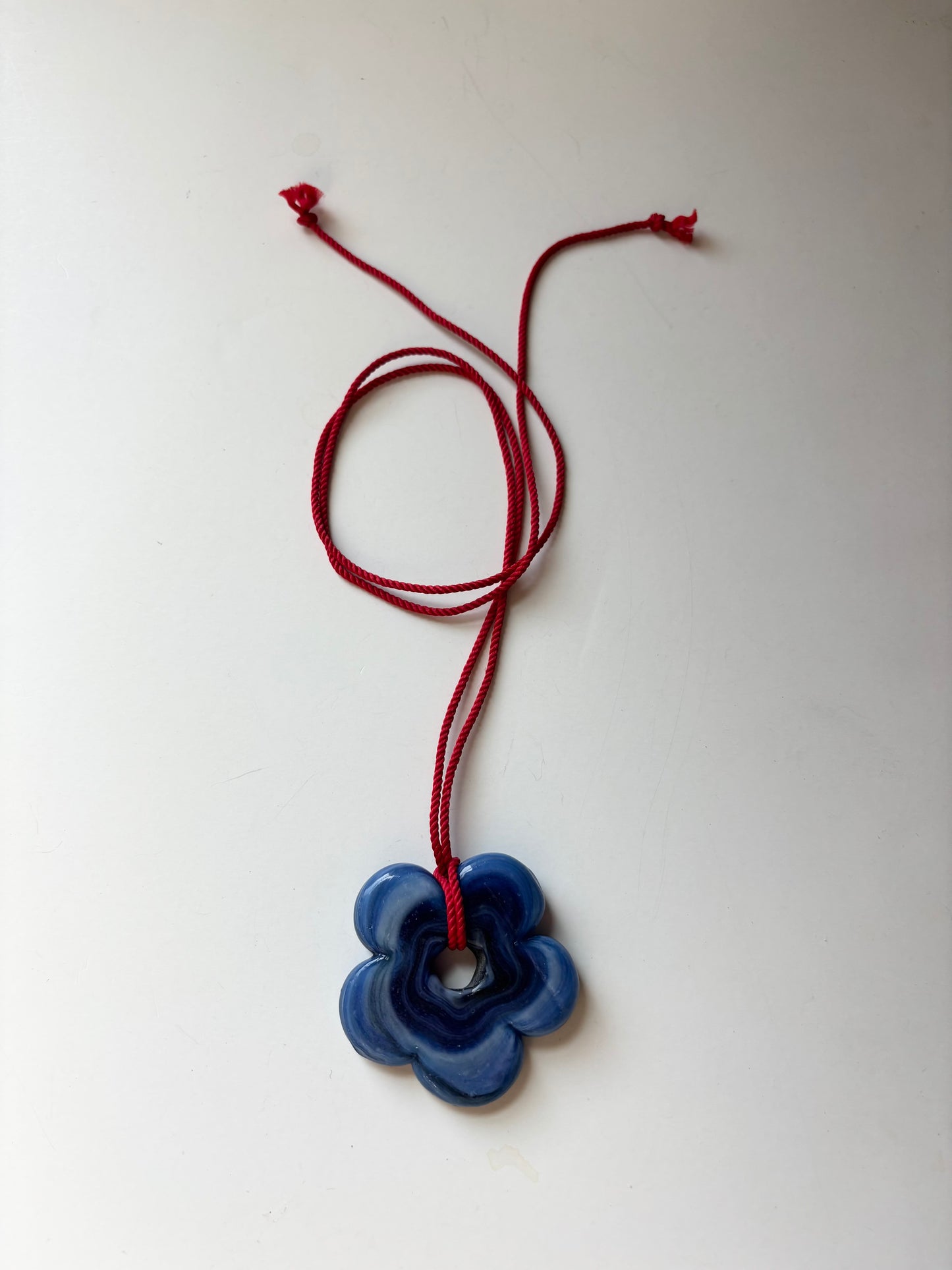Jumbo Flower Pendant - Wavy Blue/Red