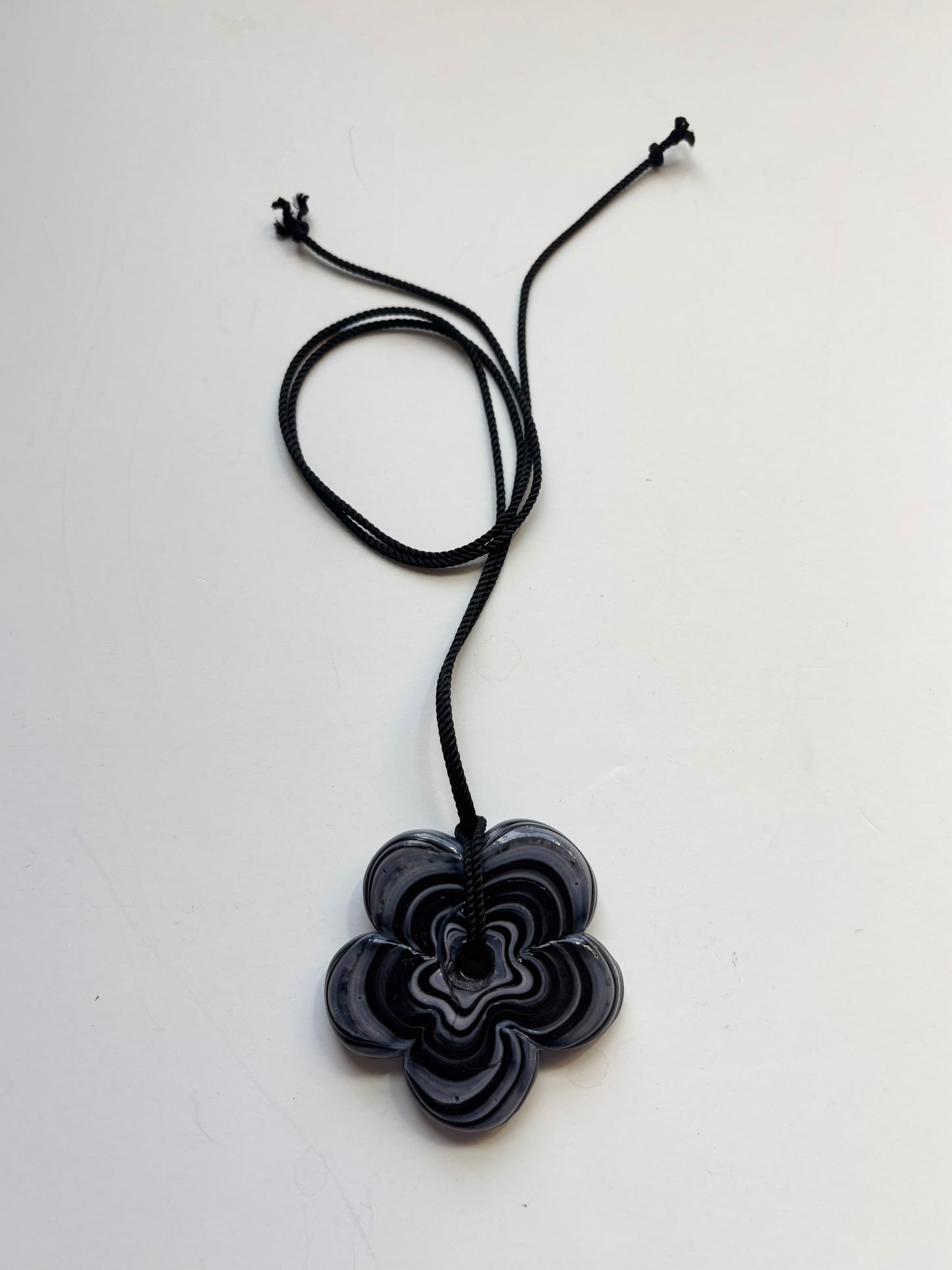Jumbo Flower Pendant - Wavy Black
